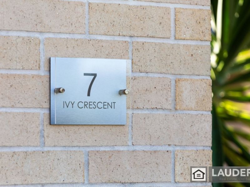 7 Ivy Crescent, Old Bar NSW 2430
