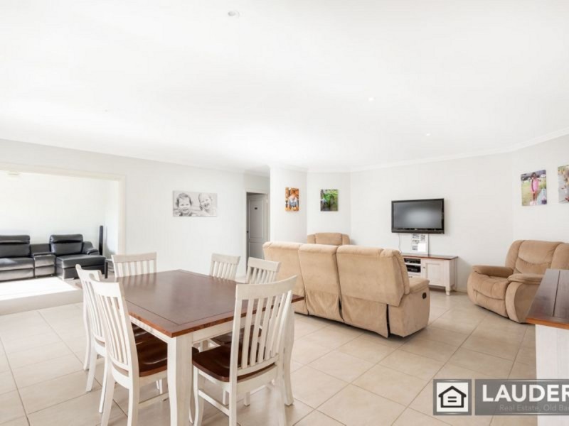 7 Ivy Crescent, Old Bar NSW 2430