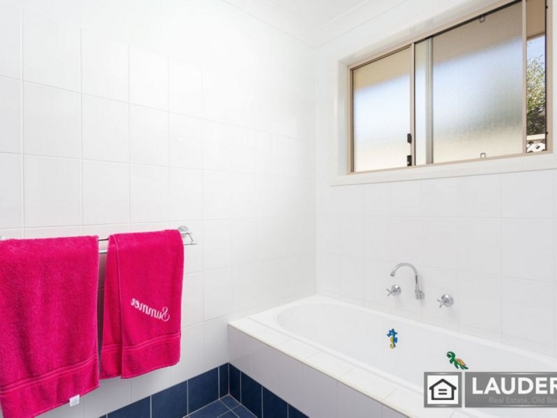 7 Ivy Crescent, Old Bar NSW 2430