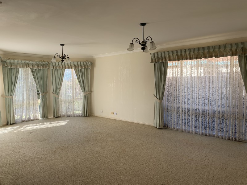 33 Pryor Crescent, Old Bar NSW 2430