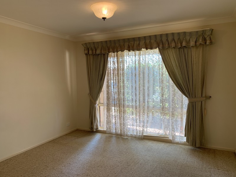 33 Pryor Crescent, Old Bar NSW 2430