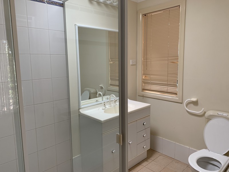 33 Pryor Crescent, Old Bar NSW 2430