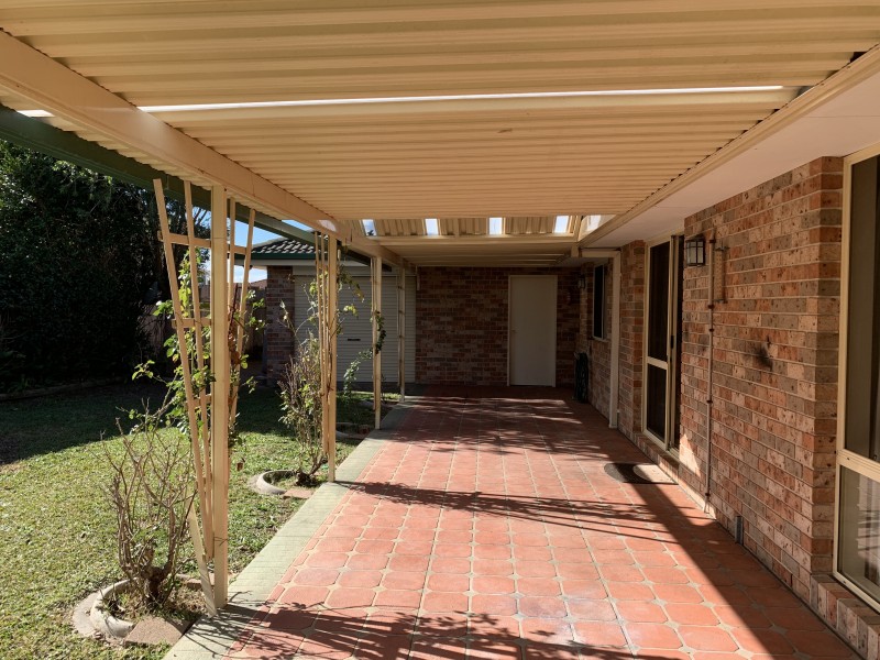 33 Pryor Crescent, Old Bar NSW 2430