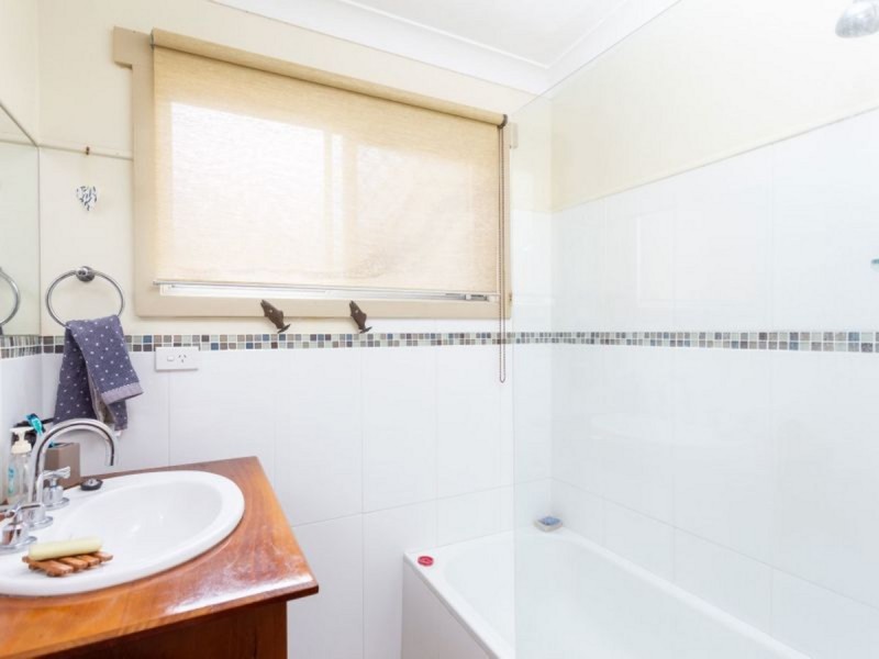 15 Richardson Street, Old Bar NSW 2430