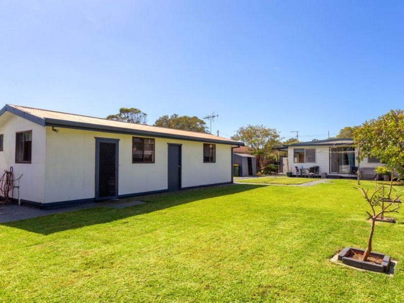 15 Richardson Street, Old Bar NSW 2430