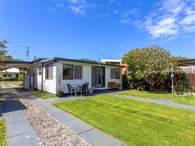 15 Richardson Street, Old Bar NSW 2430