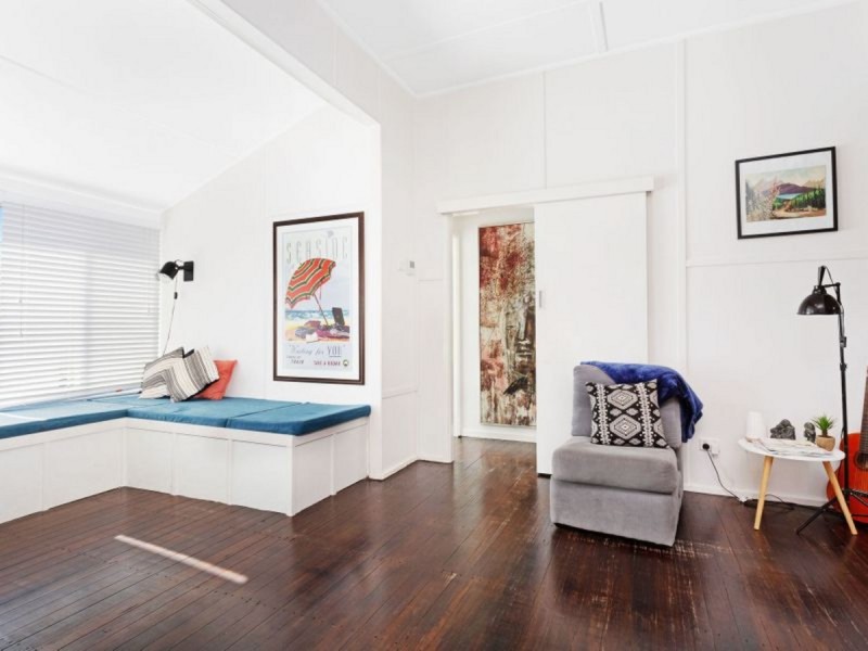 36 Old Bar Road, Old Bar NSW 2430