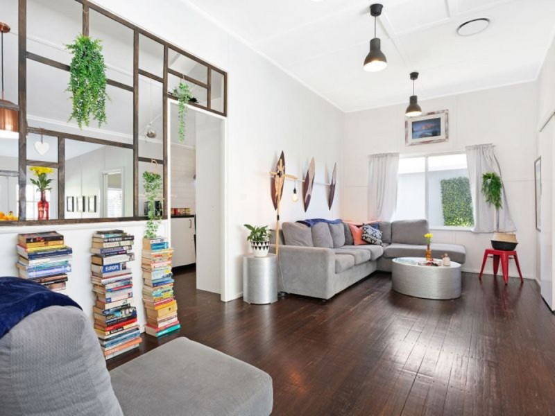 36 Old Bar Road, Old Bar NSW 2430