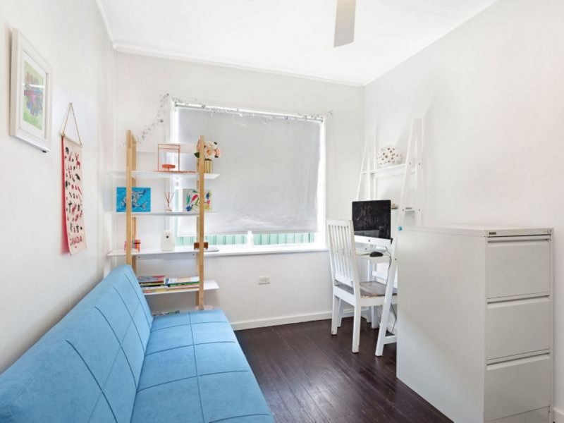 36 Old Bar Road, Old Bar NSW 2430