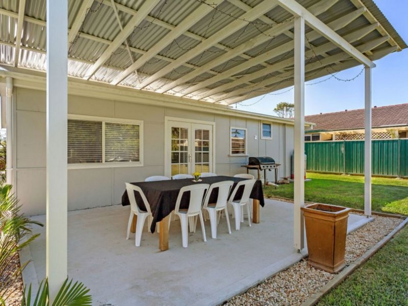 36 Old Bar Road, Old Bar NSW 2430