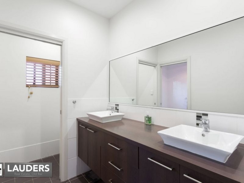 38 Bluehaven Drive, Old Bar NSW 2430
