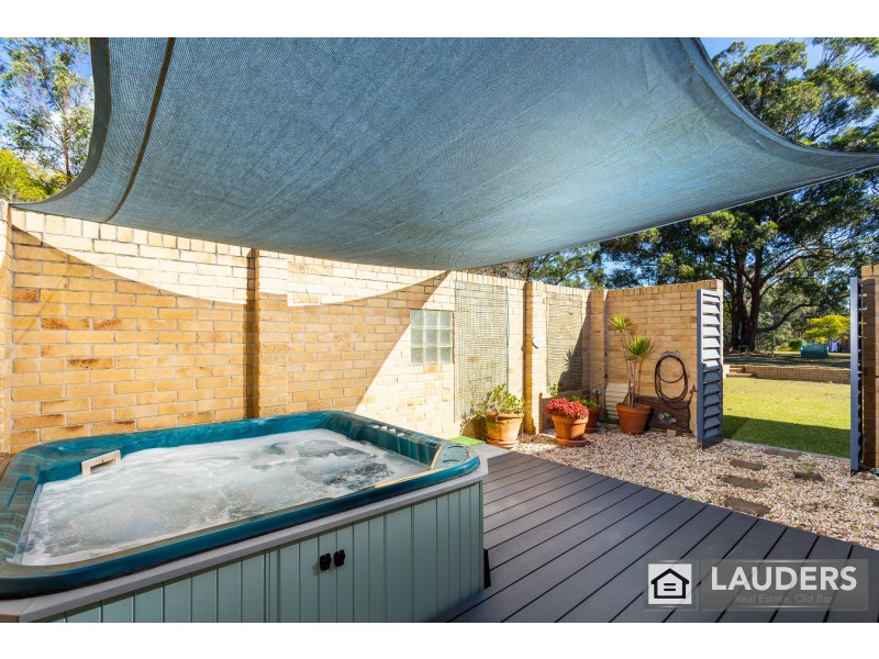 6 Windamere Place, Old Bar NSW 2430