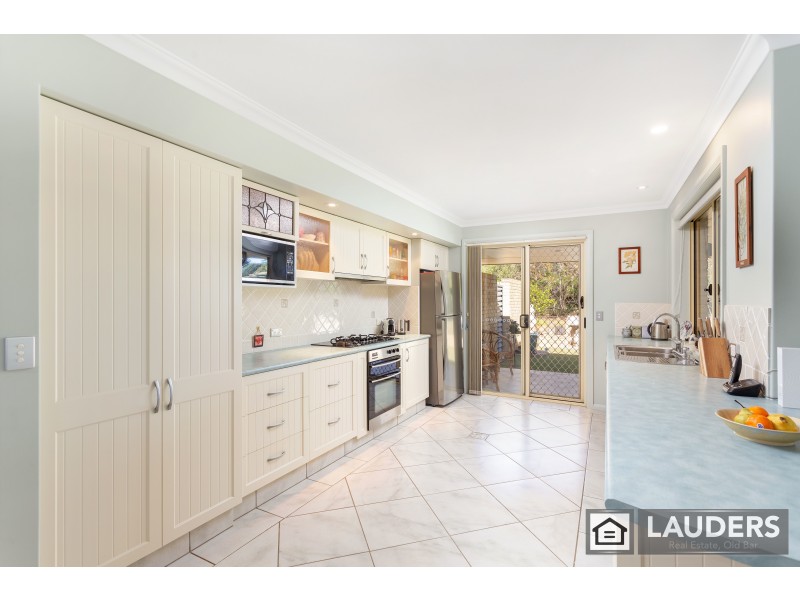 6 Windamere Place, Old Bar NSW 2430
