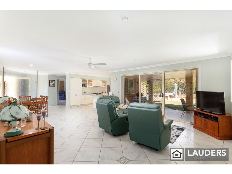 6 Windamere Place, Old Bar NSW 2430