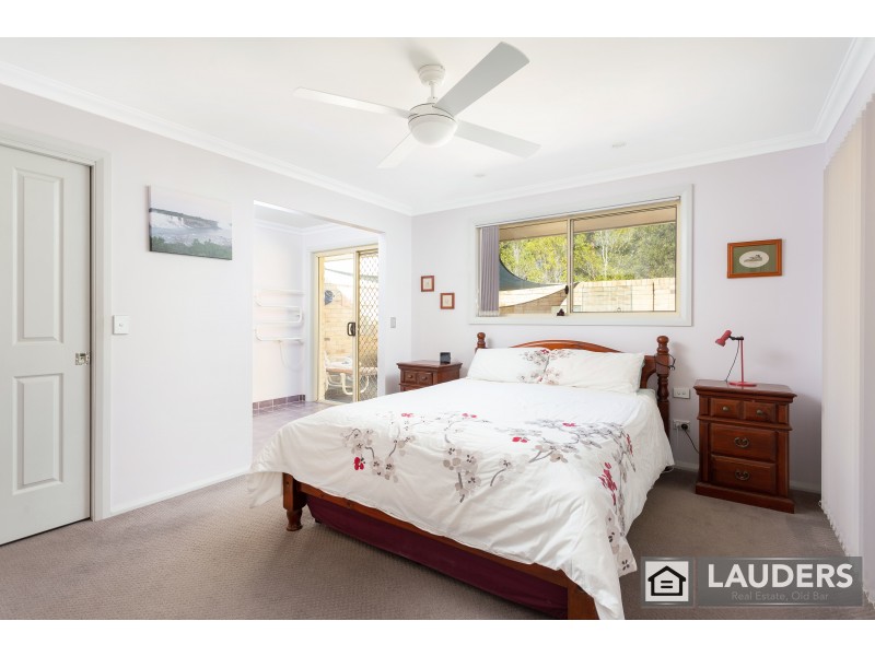 6 Windamere Place, Old Bar NSW 2430