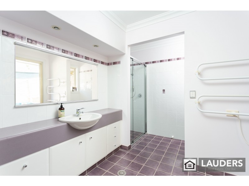 6 Windamere Place, Old Bar NSW 2430