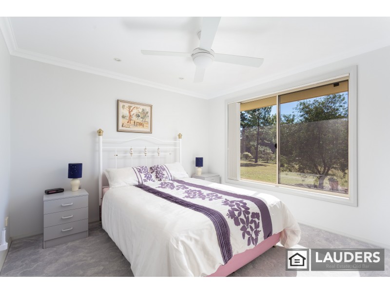 6 Windamere Place, Old Bar NSW 2430