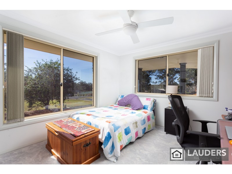 6 Windamere Place, Old Bar NSW 2430