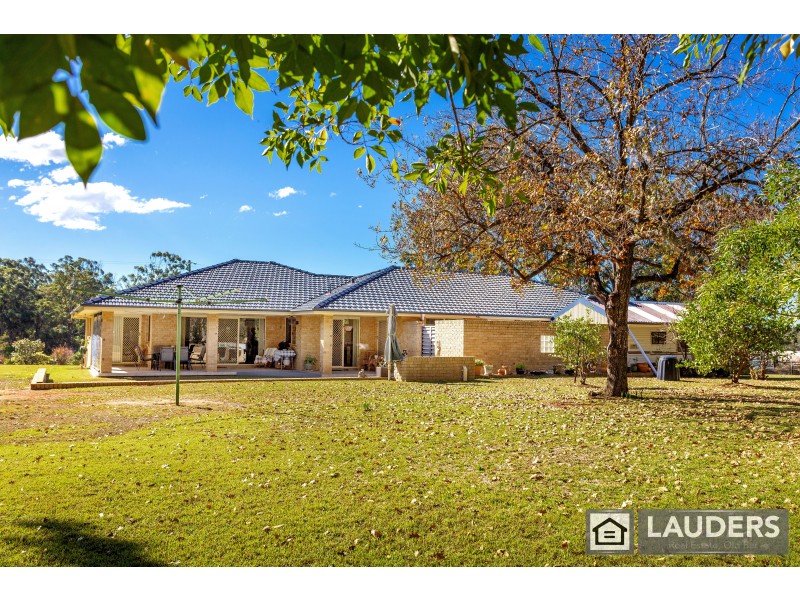 6 Windamere Place, Old Bar NSW 2430