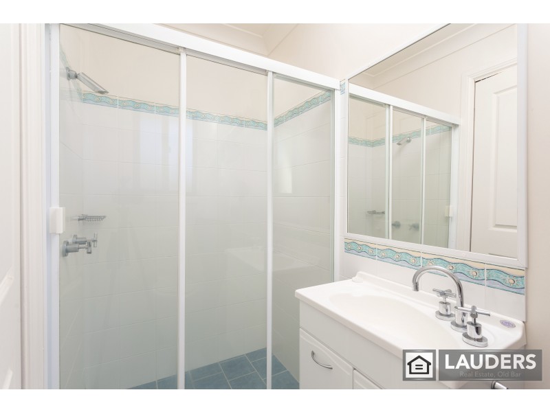 2/15 Mistral Place, Old Bar NSW 2430