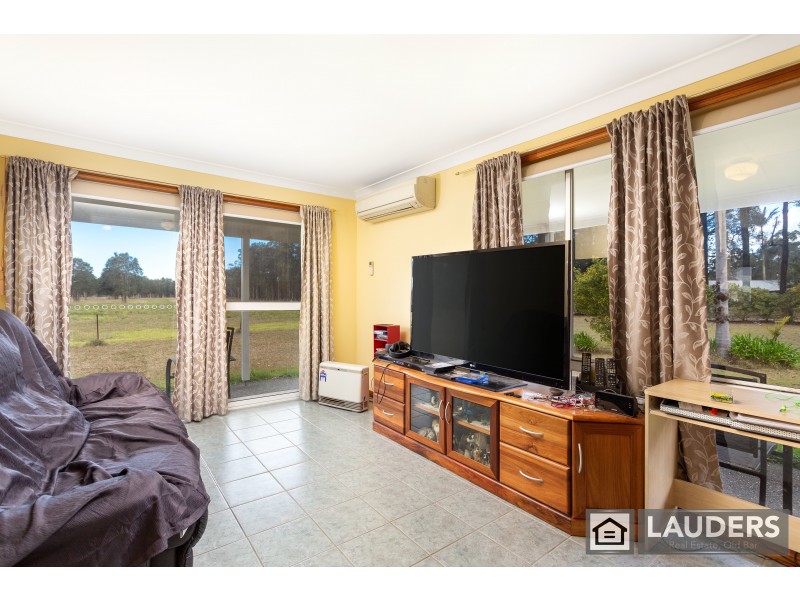 5 Redbank Road, Old Bar NSW 2430