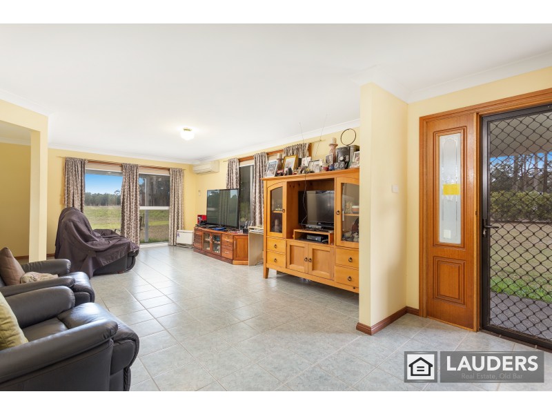 5 Redbank Road, Old Bar NSW 2430