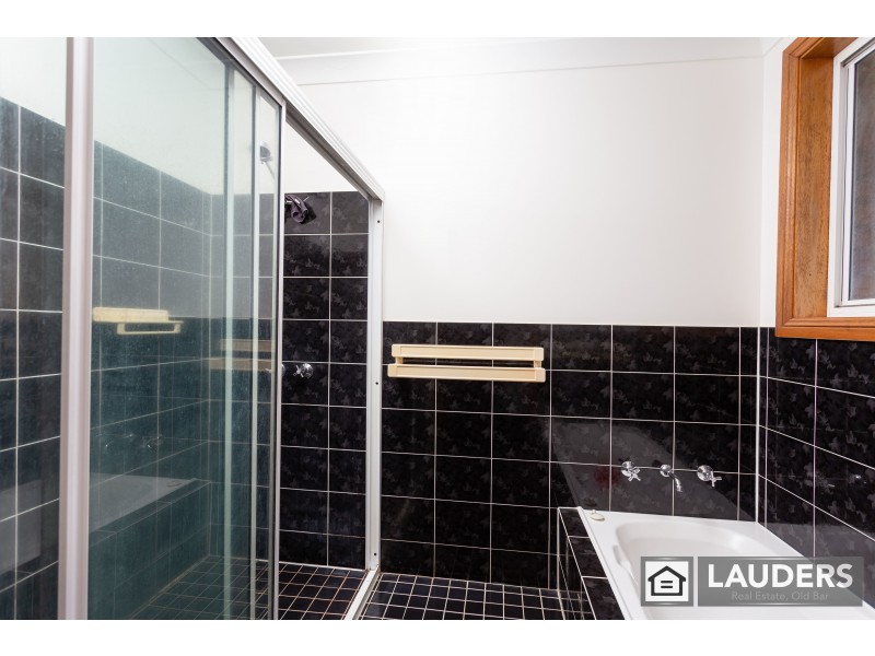 5 Redbank Road, Old Bar NSW 2430