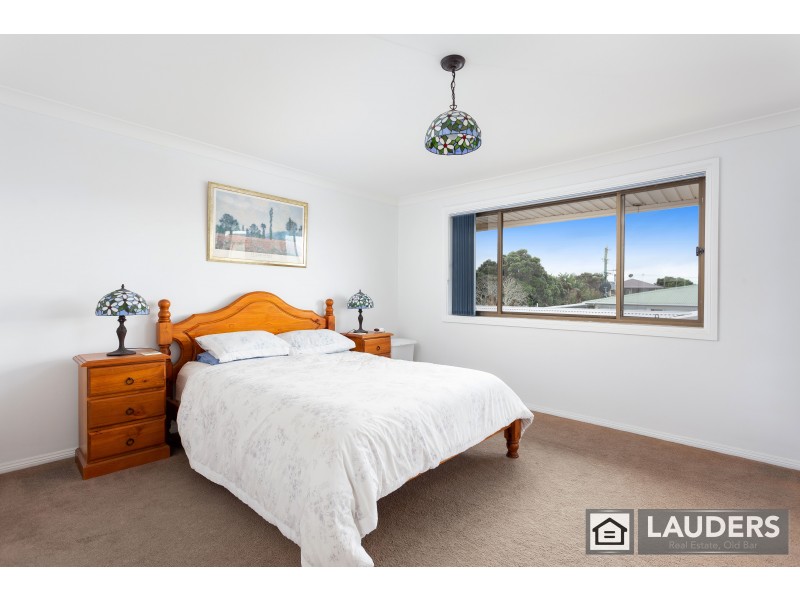 5 Lewis Street, Old Bar NSW 2430