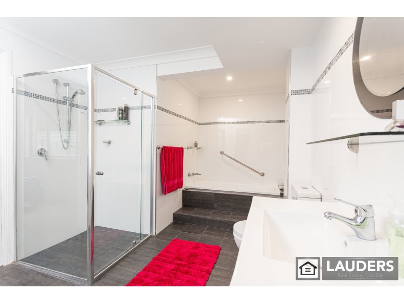5 Lewis Street, Old Bar NSW 2430