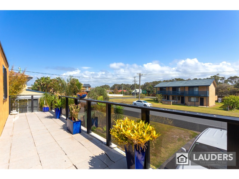 50 Hall Street, Old Bar NSW 2430