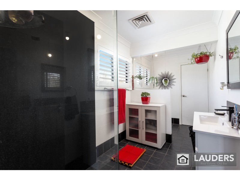 50 Hall Street, Old Bar NSW 2430