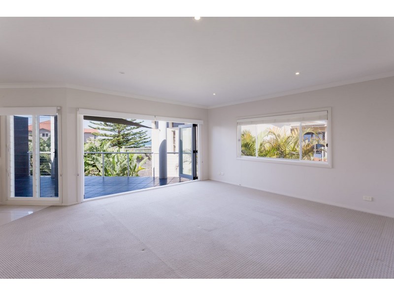 2/38 Lewis Street, Old Bar NSW 2430