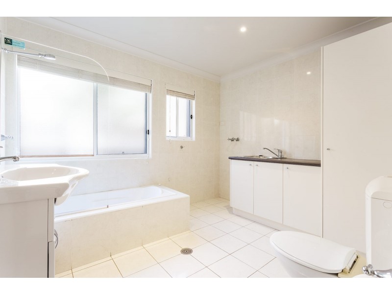 2/38 Lewis Street, Old Bar NSW 2430