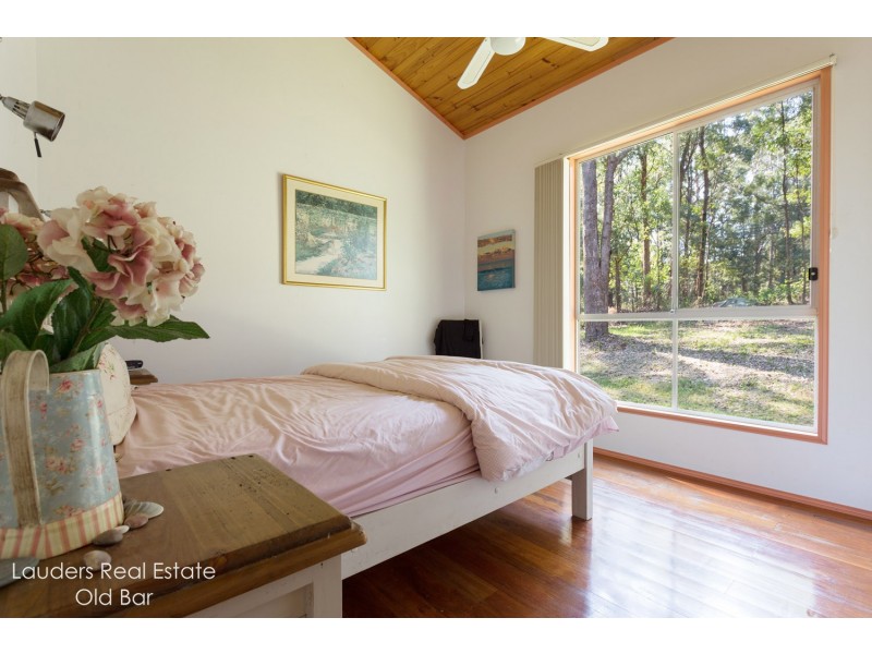 24 Rainforest Drive, Mitchells Island NSW 2430