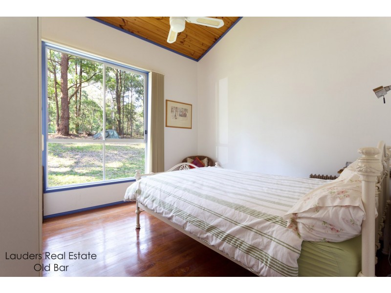 24 Rainforest Drive, Mitchells Island NSW 2430