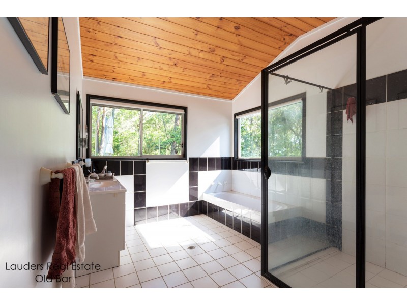 24 Rainforest Drive, Mitchells Island NSW 2430