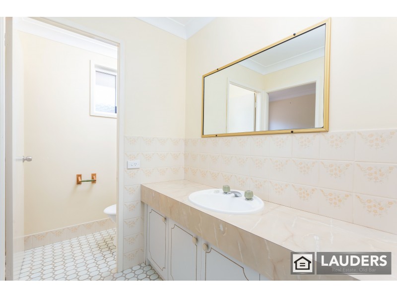 6 Suni Drive, Old Bar NSW 2430