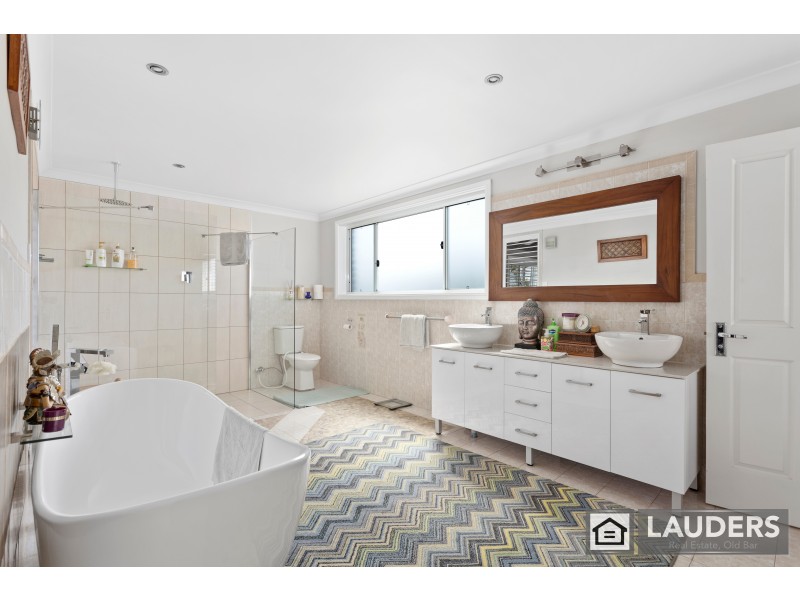 6 Pacific Street, Wallabi Point NSW 2430
