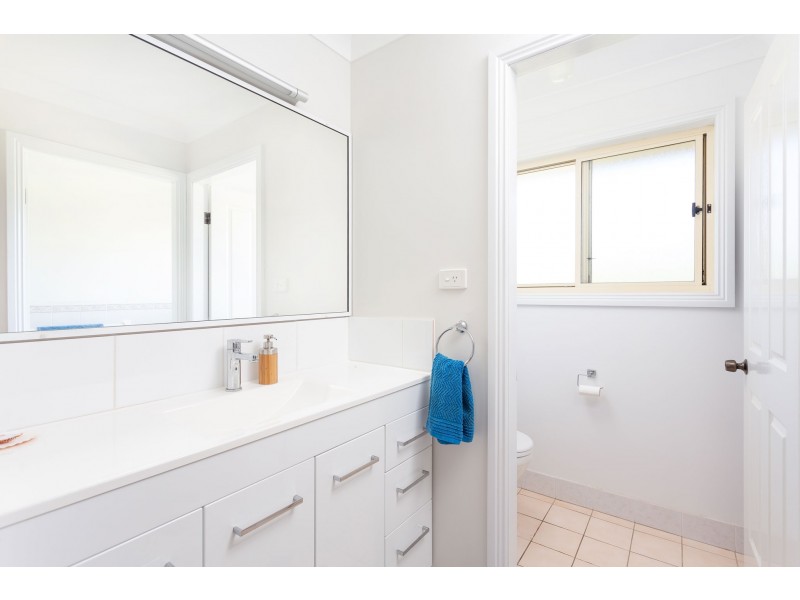 19B Molong Road, Old Bar NSW 2430