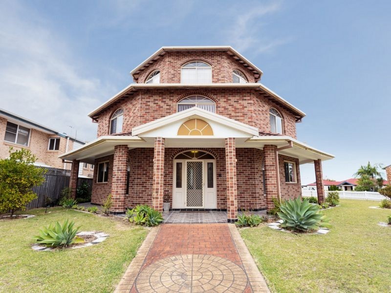 12 Beach Street, Wallabi Point NSW 2430