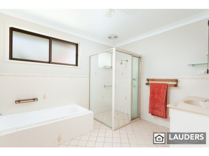 82 Waterman Street, Old Bar NSW 2430