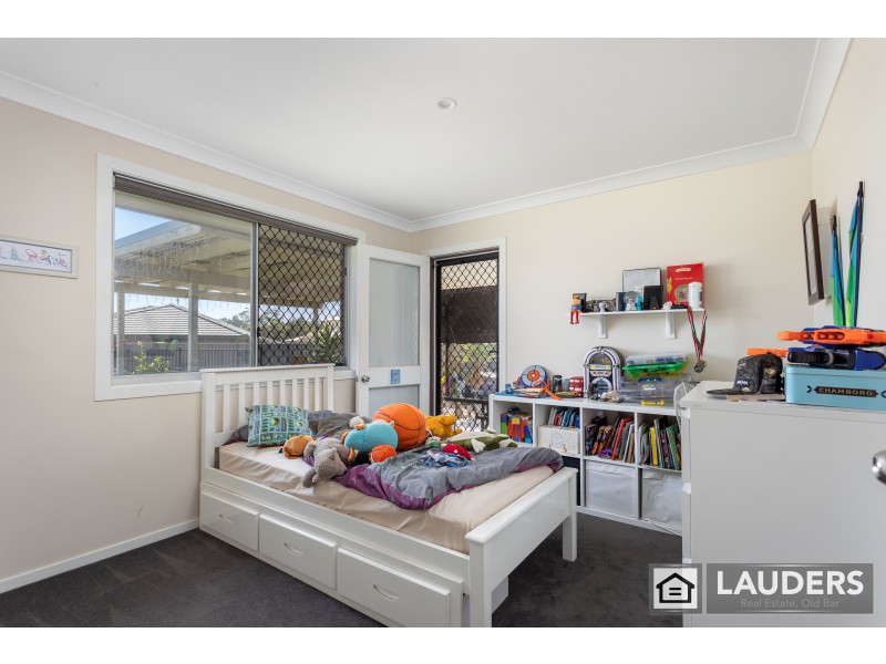 38 Ivy Crescent, Old Bar NSW 2430
