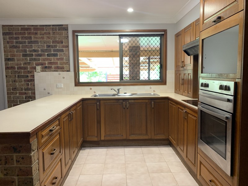 27 Kolinda Drive, Old Bar NSW 2430