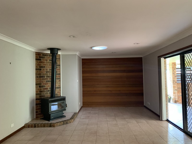 27 Kolinda Drive, Old Bar NSW 2430