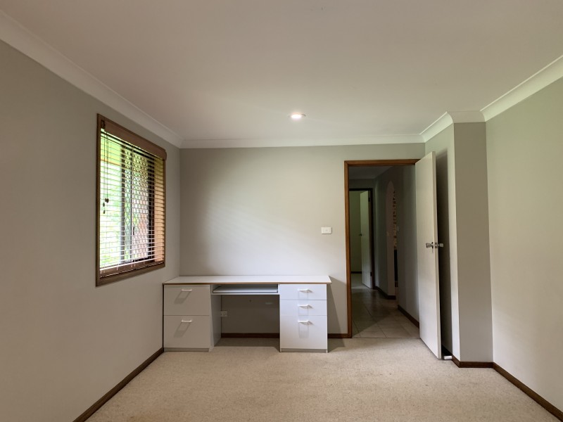 27 Kolinda Drive, Old Bar NSW 2430