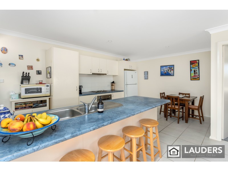 22a Ivy Crescent, Old Bar NSW 2430