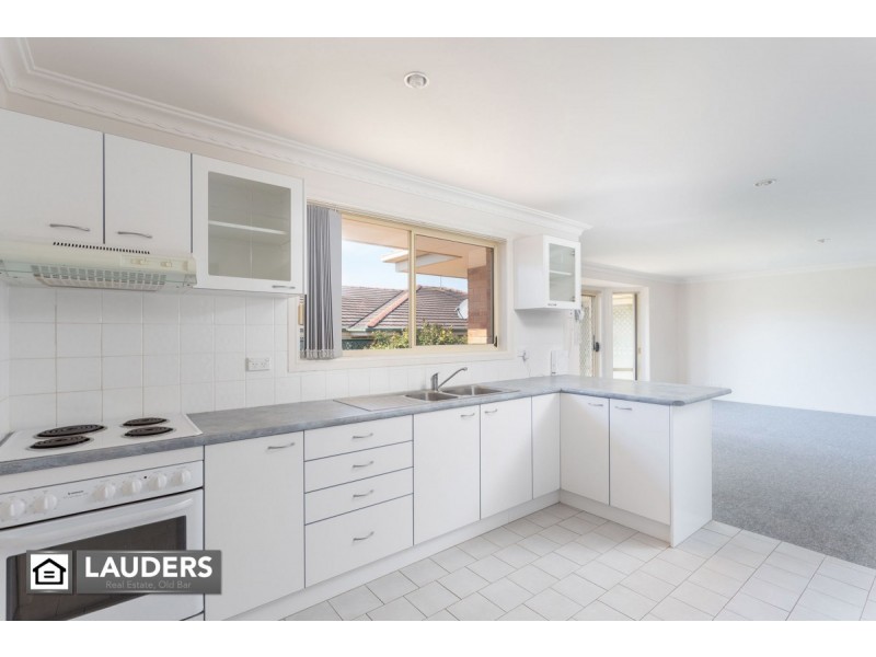 2/76 Old Bar Road, Old Bar NSW 2430