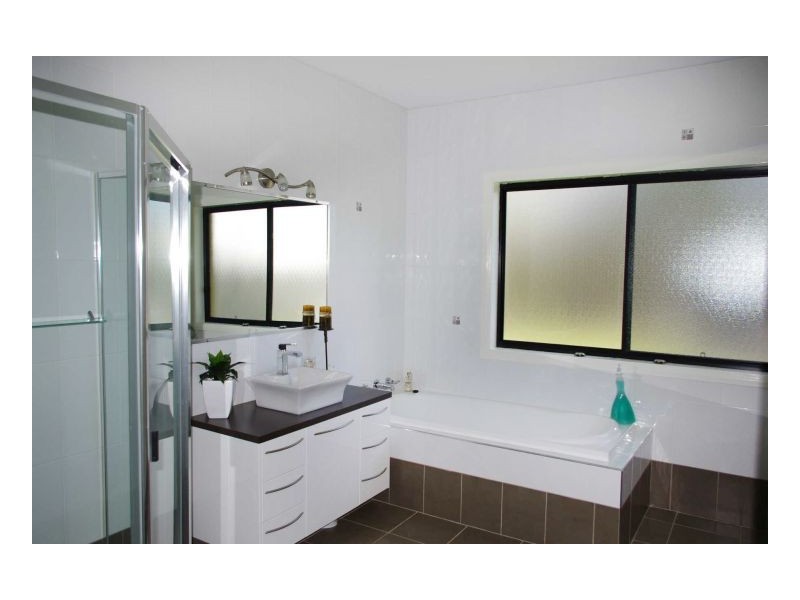 25 Mullalone Place, Pampoolah NSW 2430