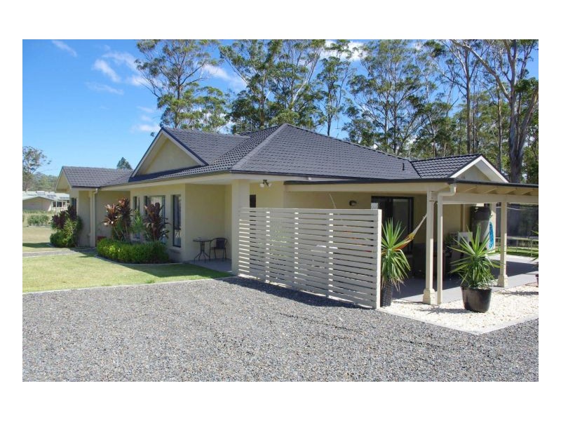 25 Mullalone Place, Pampoolah NSW 2430