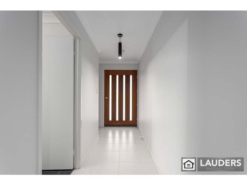 16 Mackerel Way, Old Bar NSW 2430